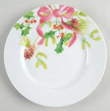 Visit this site for details: Paula Deenpaula Deen Christmas Wreath Salad Dessert Plate Dailymail