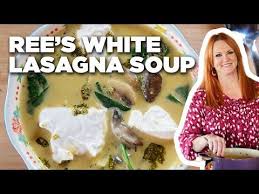 Here are 26 of her best pioneer woman dinner recipes that are guaranteed to never disappoint your crowd. Ree Drummond S White Lasagna Soup The Pioneer Woman Food Network Youtube In 2021 Lasagna Soup White Lasagna Food Network Recipes Pioneer Woman