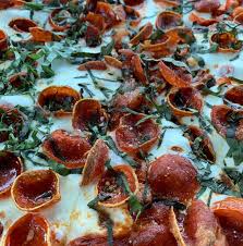Nella pizzeria 'fresco' con il leader di forza italia, parlamentari ed esponenti regionali del partito. Carfagna S Call Carfagna S Kitchen 614 848 4488 Order The Margherita Pizza Add Pepperoni Thankuslater Pizza Margherita Oldworldpepperoni Facebook