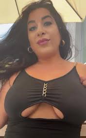 Form a bond with Kaylee Baker's raw self as she gives it all to you