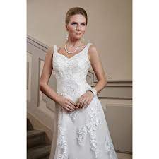 Und wenn ihr euer eigenes brautkleid nach der hochzeit in liebevolle hände weitergeben wollt, statt es im kleiderschrank vergilben zu lassen, könnt ihr es direkt selbst auf. Karmen S Brautmoden Hannover Verkauf Verleih Second Hand