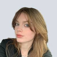 Vicky Meeks's Instagram, Twitter & Facebook