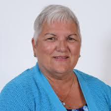 Suzanne Cote's Instagram, Twitter & Facebook