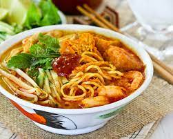 The atmosphere is laidback, giving diners a homey feeling as they enjoy their meals here. Mee Kari Nyonya Chef Wan Resepi Mee Kari Resepi Istimewa Penuh Tips Untuk Sedapkan Kuah
