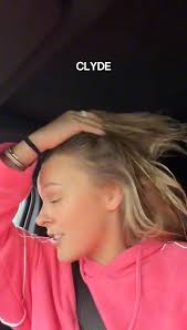 JoJo Siwa updated her profile picture.