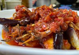 2 siung bawang putih, dicincang kasar. Resipi Terung Goreng Bercili