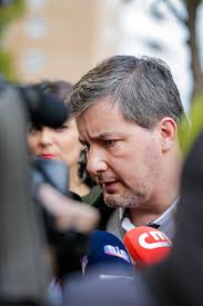 Bruno de Carvalho visita a filha sob escolta policial