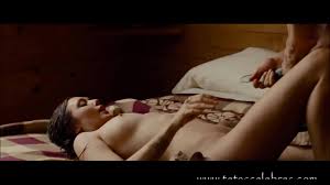 ELizabeth Olsen desnuda Oldboy - XNXX.COM