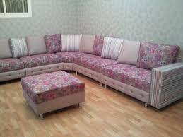 كنب لون وردي فاتح