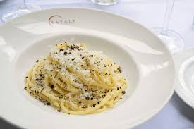 Gli amanti della pasta corta possono utilizzare mezze maniche o rigatoni al posto degli spaghetti! Spaghetti Cacio E Pepe Recipe A Traditional Italian Dish Eataly