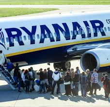 View your bookings all in one place. Video Passagier Filmt Stundenlangen Ryanair Albtraum Welt