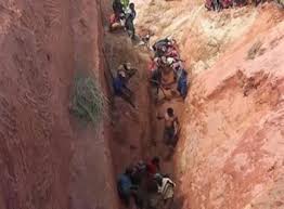 Drame dans une galerie minière à Tsaratanàna: deux orpailleurs meurent  ensevelis – Newsmada