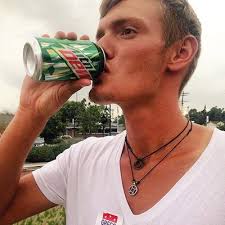 Derrick Redlin (@TheRandle_)