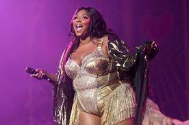 Go through the article for lizzo height, age, bio, boyfriend, bio, net. Chris Evans Responds To Lizzo S Drunk Dm Billboard