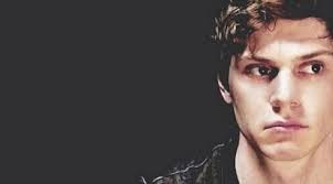 Evan Peters (@Evan_Daily)