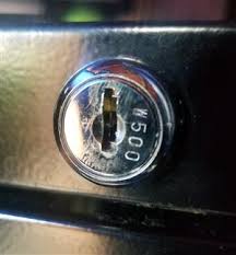 At the gate turn around and pick mushroom 2 from the lawn at left. Wesko W001 W630 Replacement Keys Easykeys Com