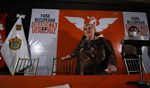 Reconoce no tener experiencia política, pero dijo que habrá gente que le enseñe. Paquita La Del Barrio Se Registra Como Precandidata A Diputada El Sur Acapulco Suracapulco I Noticias Acapulco Guerrero