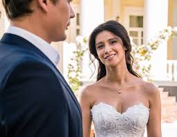 Равшана куркова впервые показала сына, которого скрывала целый год. Modnica Nedeli Obrazy Ravshany Kurkovoj V Seriale Za Pervogo Vstrechnogo