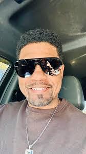 Shawn Bernard's Instagram, Twitter & Facebook