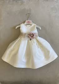 La preziosa veste, vestina da battesimo con angelo abito da battesimo, veste battesimale avorio, battesimo principesco, alta sartoria neonati, fatto a mano, seta, organza, pizzo valencienne questo. Abitini Da Battesimo E Cerimonia Per Neonato Baby Star Torino