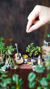 How many different materials are in this one photo? I often get ask what I  use to make miniatures. Air-dry clay is my favourite (plant, leaves,  lemons, horse sculpture etc), wood ( chair, drawer, ...