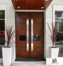 Model pintu ini menghubungkan area ruangan internal dan eksternal, karena pintu ini memiliki model kaca transparan yang lebar di setiap sisinya. Contoh Model Pintu Rumah Minimalis 2 Pintu Terbaru Kumpulan Cara Praktis