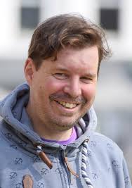 Parkinson-Patient spricht über Diagnose mit 37 und Therapiemethode