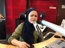 Iaitu anak syarikat kepada star media group berhad. Suria Fm Topik Cik Piah Pok Pek Hari Ni Panas Tau Sampai Facebook