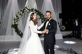 Süleyman özışık evli mi : Ozisik Ailesinin Mutlu Gunu Gundem Haberleri