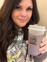 Cold grill bubble milk tea and ice cream rolls