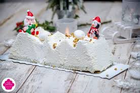 Emilie Sweetness Buche Montagne Au Chocolat Blanc Genoise Pistache Chocolat Blanc Chocolat Buche Au Chocolat