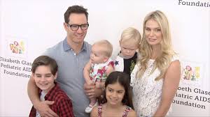People recognize mark because of his amazing work in saved by the this was turn truth in 28 july 2012. Mark Paul Gosselaar Catriona Mcginn A Time For Heroes 2015 Red Carpet Arrivals Youtube