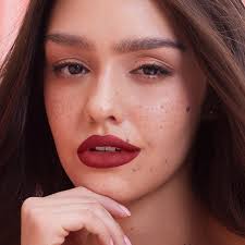 DELINEADOR DE LABIOS VOLUMINIZADOR PLUMP & POUT: 7,99 €