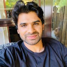 As summer fades into fall, the vineyard transforms- lush green vines give  way to golden hues. Take a moment to breathe it in and savor the beauty of  the season's quiet shift