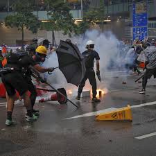 Transcribed image text from this question. Hongkong 65 Festnahmen Am Wochenende Auch Kind 12 Darunter Politik