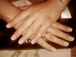 Επιλέγοντας φυσική ενίσχυση νυχιών με gel, τα φυσικά σας νύχια θα αποκτήσουν δύναμη και αντοχή και είμαστε απόλυτα βέβαιοι ότι το αποτέλεσμα θα σας ξετρελάνει. Fysikh Enisxysh Me Forma Kai Tzel Galliko Wedding Rings Engagement Rings Engagement
