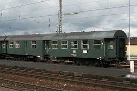 Von Den Bdyg 532 Wurden Nur 47 Exemplare Gebaut Sie Waren Etwas Schwerer Als Die 531 Am 6 April 1983 Hielt Der Heilbro In 2020 Eisenbahn Modelleisenbahn Bundesbahn