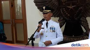 Check spelling or type a new query. Catat Lur Bupati Gunungkidul Janji Tak Ambil Gaji Selama Menjabat