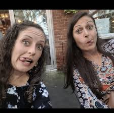 This is the most hearty fall dinner, my healthy slow cooker chipotle bean  chili. Made super easy in the slow cooker, this chili is smokey, hearty,  and oh so cozy. Serve with