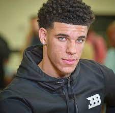 Like most everyone during this time, athletes are in need of a haircut, and having. Ayy Lonzo Ball Deportes Basquet Peinados