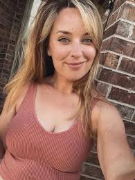 I'm a widow and I need a partner regardless of distance or age. If you like  me, don't hesitate to ask for help or send me a message. 🥰💋👇  📱https://shorter.me/BRgaT