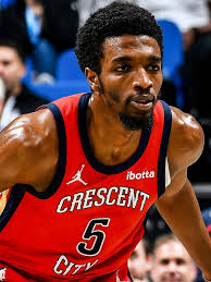 One-on-one with Pelicans assistant athletic trainer Jana Austin