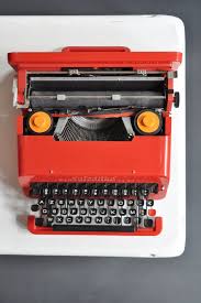 La Valentine D Olivetti Ettore Sottsass Le Vide Grenier D Une Parisienne Design Arquitetura