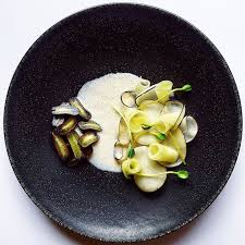 Cooknichemoon Drop Grapes Black Radish And Honeydew Salad Sea Foam Dressing Made With Sea Grapes Food Plating Modern Food Food