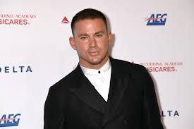 Channingtatumunwrapped.com is the official site of actor and producer. Channing Tatum Shows Off Abs In Shirtless Mirror Selfie