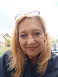 Hey friends 💜 I used to see the word peptides and have no idea what it  even meant. It sounded so scientific and far away from anything I could  relate to. But