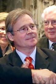 Un diputado conservador francés mata a su amante con un arma y se suicida  después