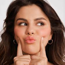 Полное имя — селена мари гомес (selena marie gomez). Selena Gomez Rare Beauty Best Products To Shop