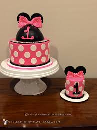 Part minnie disney characters and the first set of characters. Minnie Mouse Birthday Cake With Matching Minnie Smash Cake