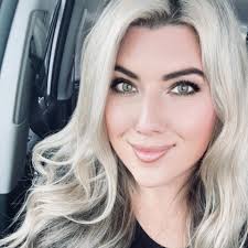 Which massage therapist to request at Hand and Stone?